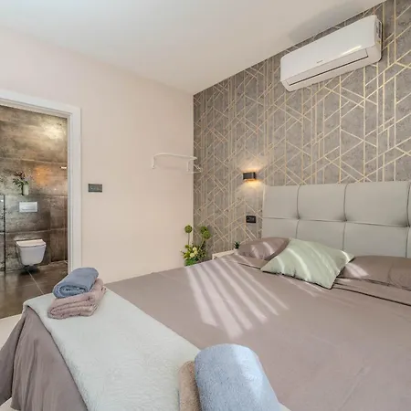 ヴィラ Oasis ザダル